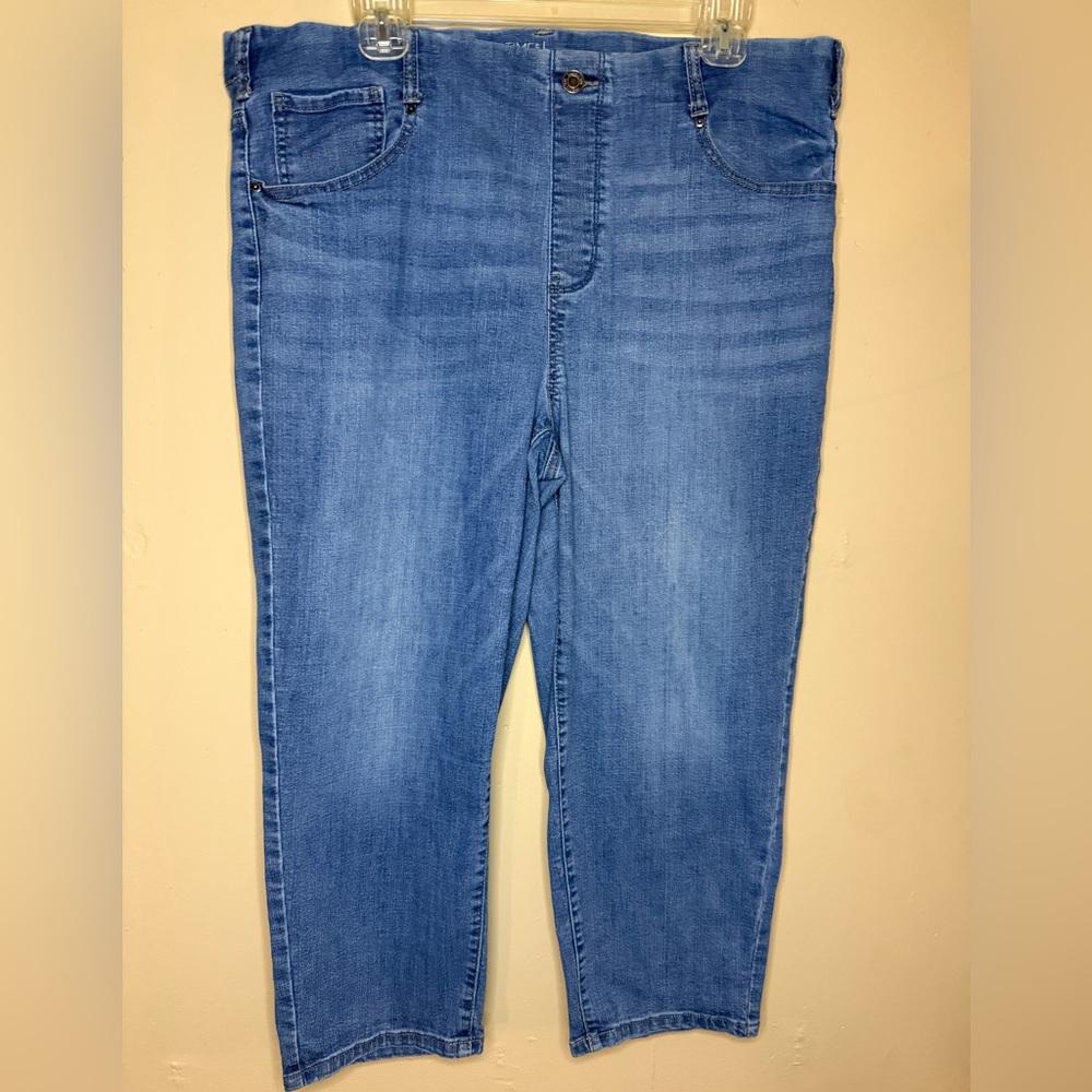 Time and Tru Medium Blue Cropped Jeans